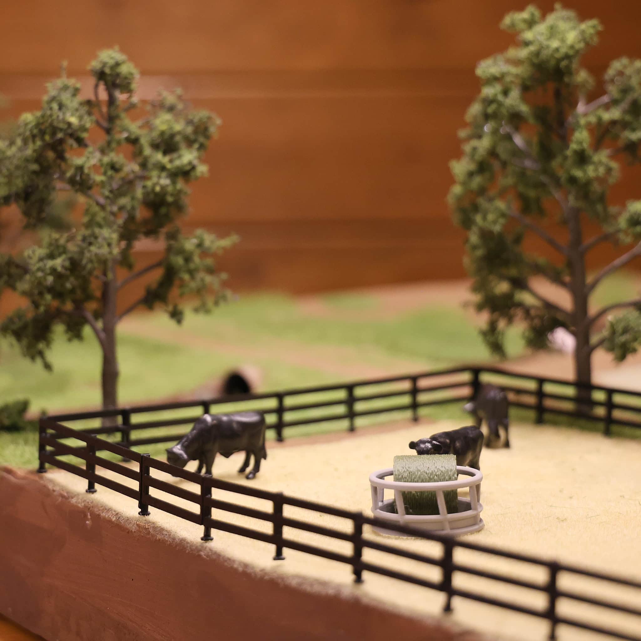 1/64 Black Painted-look Fencing 6-pack with Gate, 3D Printed